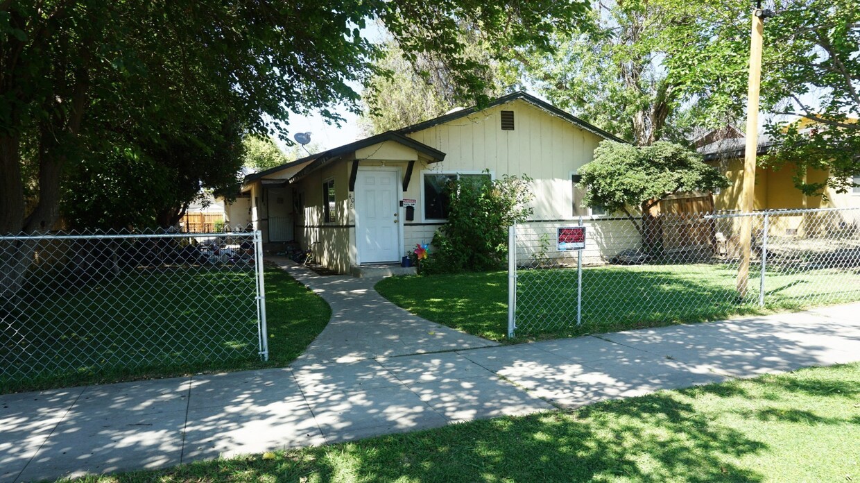 Primary Photo - 406 Flower St