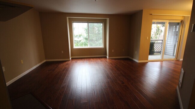 Foto del edificio - Third Floor Updated Condo in Des Moines!