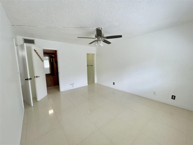 Foto del edificio - 5090 SW 64th Ave