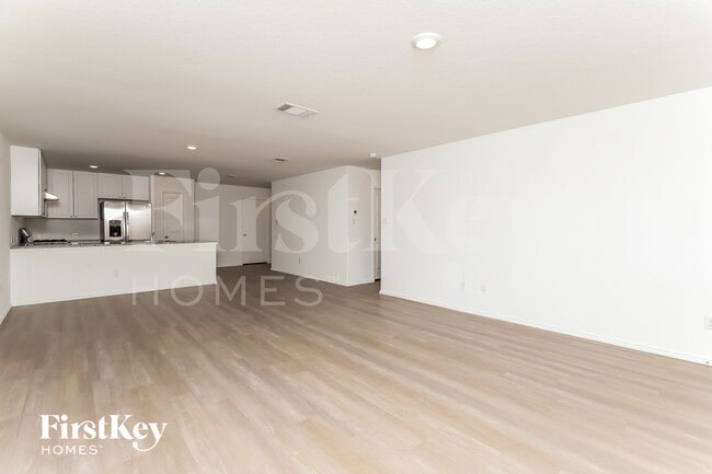 Building Photo - 10643 Erinita Way