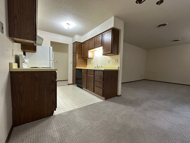 Building Photo - Cliffwood Apartments II