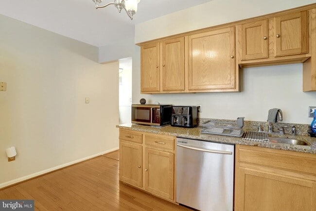 Building Photo - 8819 Hardesty Dr