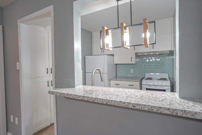 Building Photo - 5216 Arboles Dr