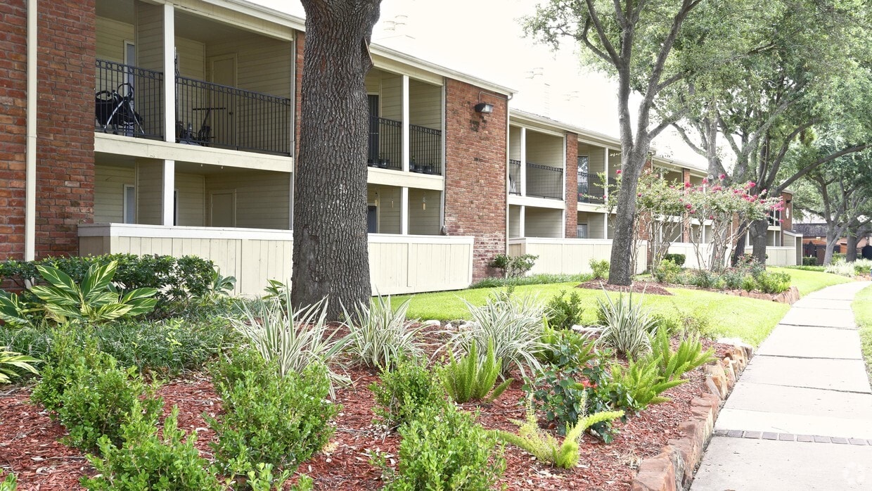 Villas Del Paseo Apartments in Houston, TX