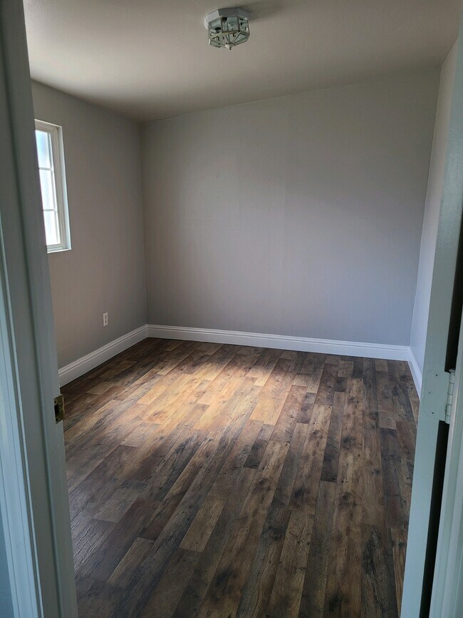 1 bedroom - 222 Hall Rd