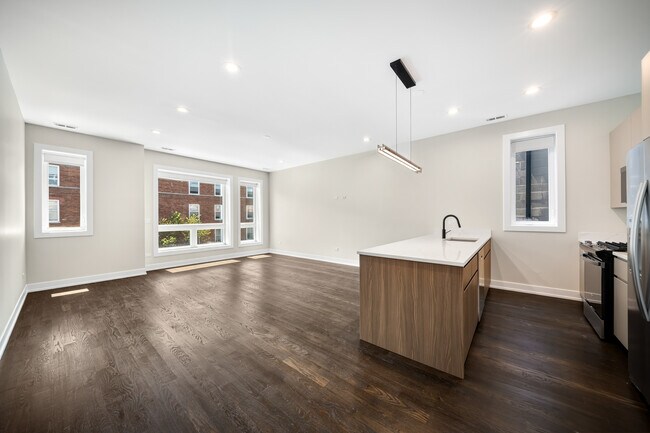 Foto del edificio - 406 E 50th Pl