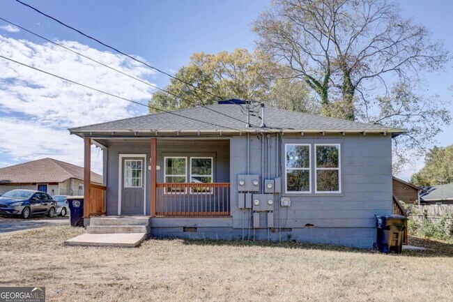 Building Photo - 907 Maple Ave SW