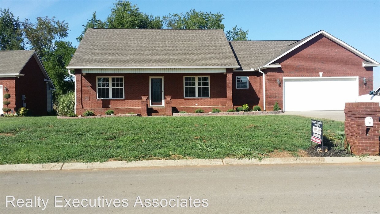 151 Heritage Crossing Dr, Maryville, TN 37804 House Rental in