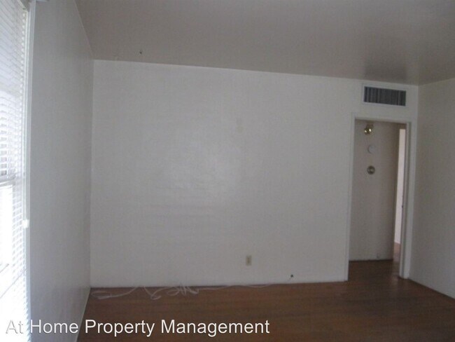 Building Photo - 2926 San Emidio St
