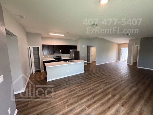 Foto del edificio - Coming Soon – Spacious 4-Bedroom Home in L...