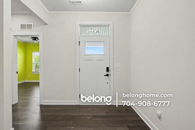 Building Photo - 6529 Cumberland Dr