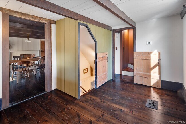 Foto del edificio - 689 S Mountain Rd