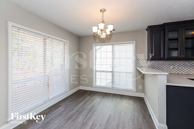 Foto del edificio - 13835 Poppleton Ct