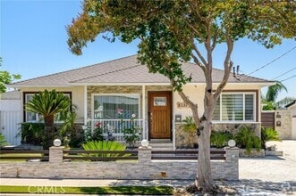 Building Photo - 8337 Valecrest Dr
