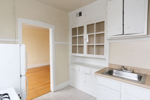 Foto del edificio - 563 W Aldine Ave