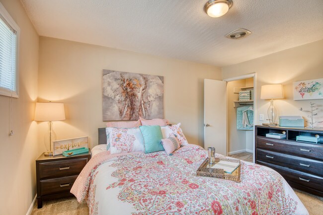 Habitación - The Grove Greenville
