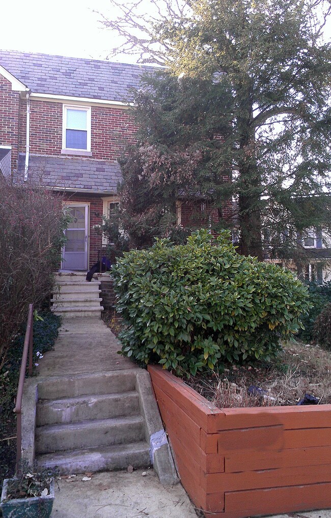 Foto del edificio - 28 N Symington Ave