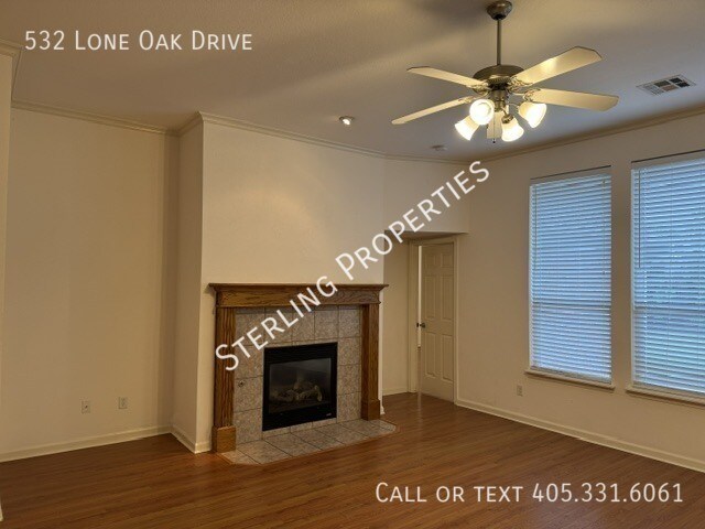 Foto del edificio - 532 Lone Oak Dr
