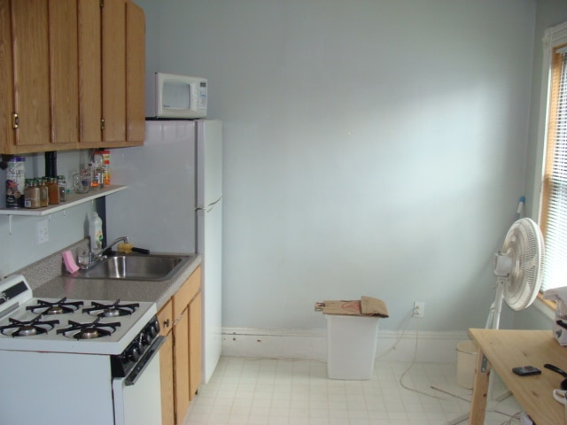 Building Photo - 287 Elliot St