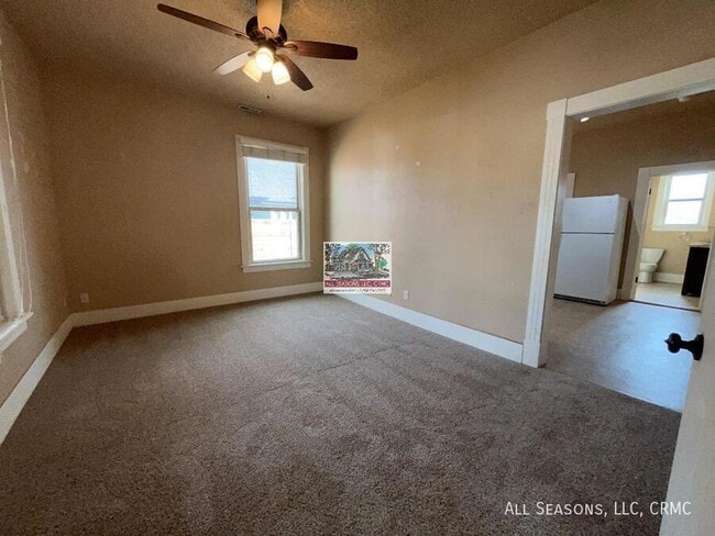 Foto del edificio - 17 W Fountain Blvd