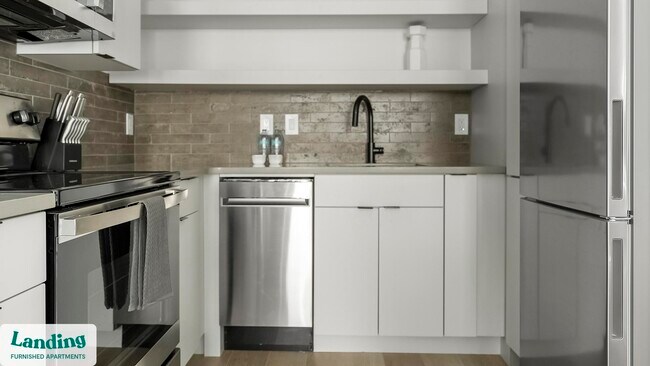 Building Photo - 2009 N Howard St