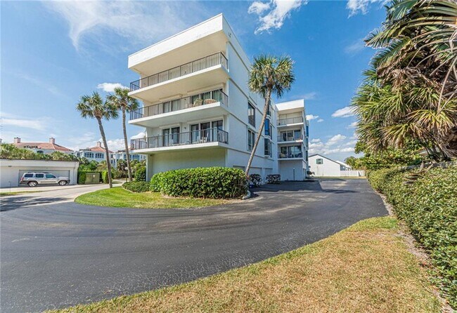 Building Photo - 2-5A1a Florida A1A