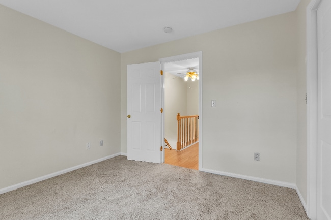 Building Photo - 62 Manorwood Dr
