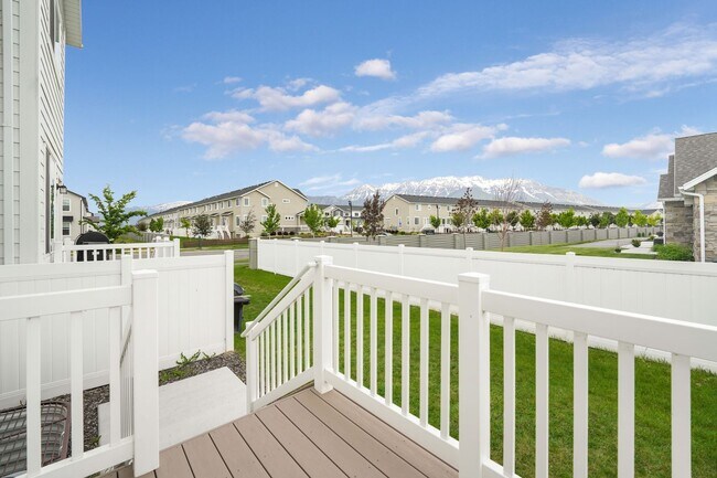 Foto del edificio - Spacious 4 Bedroom Townhome in Vineyard, UT