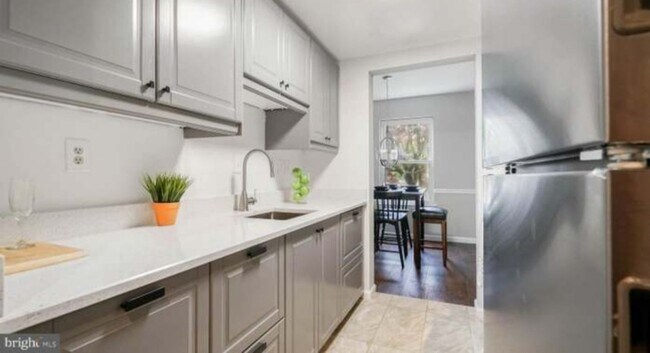 Building Photo - Charming 3BR/2-1/2 Bath Condo in Severn