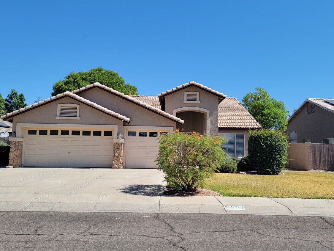 Updated 3 bed with 3-Garage in Bridlewood Subdivision - Updated 3 bed with 3-Garage in Bridlewood Subdivision