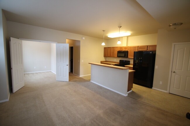 Building Photo - 3 Bedroom Townhouse near Midtown!