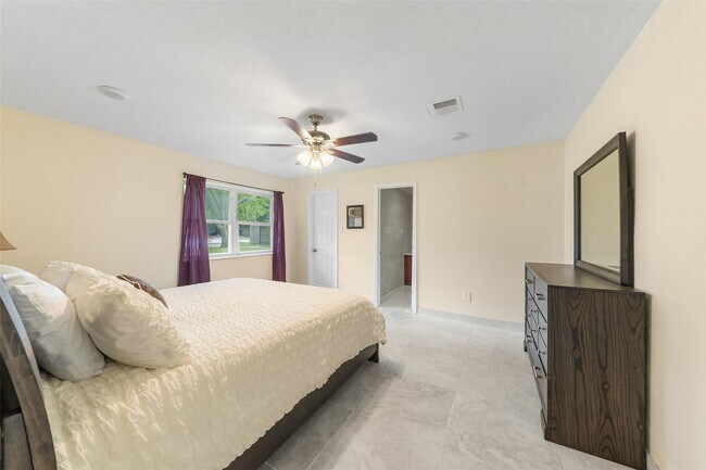 Foto del edificio - 14702 Westway Ln