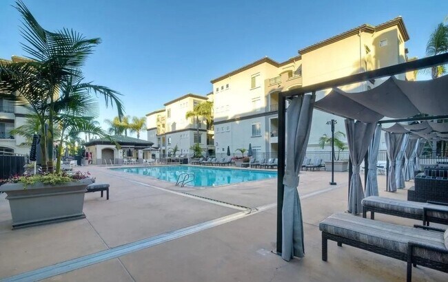 Foto del edificio - 9253 Regents Rd