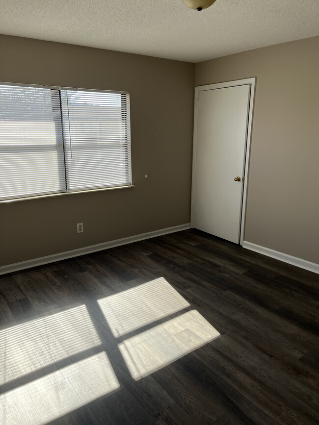 Building Photo - Coal Creek Apartment Homes