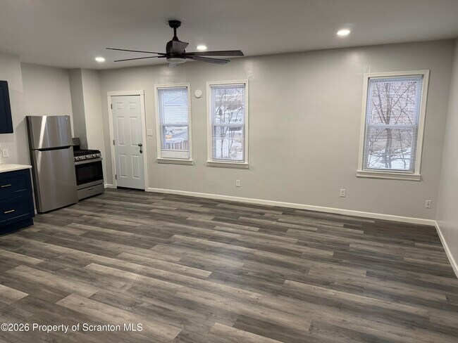 Foto del edificio - 539 E Pine St