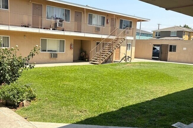 Building Photo - Brookside Apartments