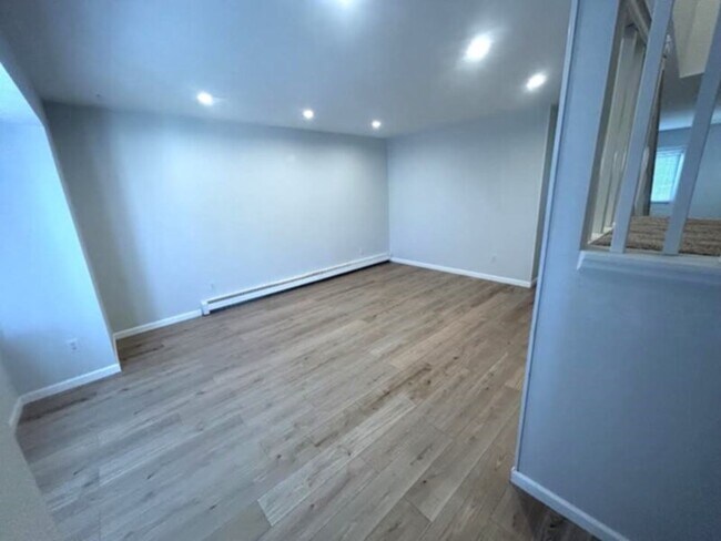 Foto del edificio - Completely Remodeled Townhome!!