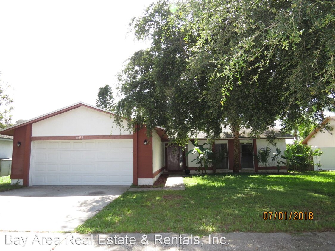 Foto principal - 3 br, 2 bath House - 6612 Seafairer Drive