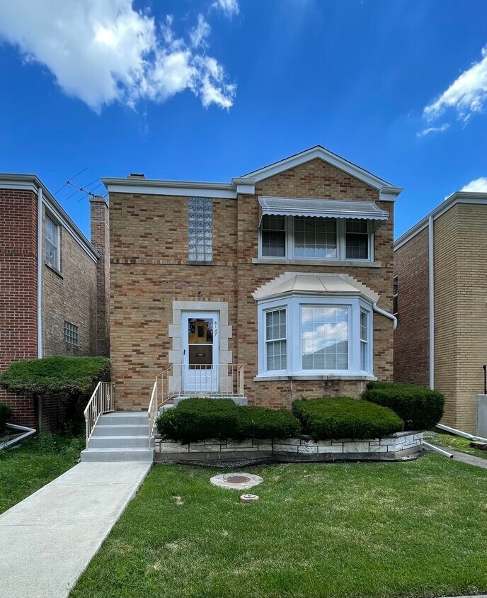 6147 N Meade Ave, Chicago, IL 60646 House Rental in Chicago, IL