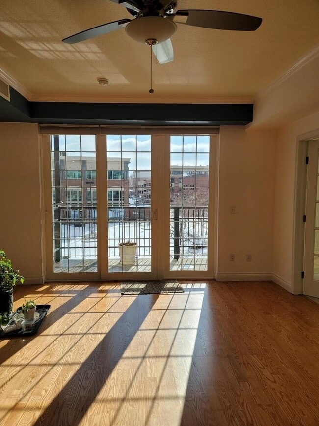 Building Photo - 2 Bed 2 Bath High-End Condo in Downtown Go...