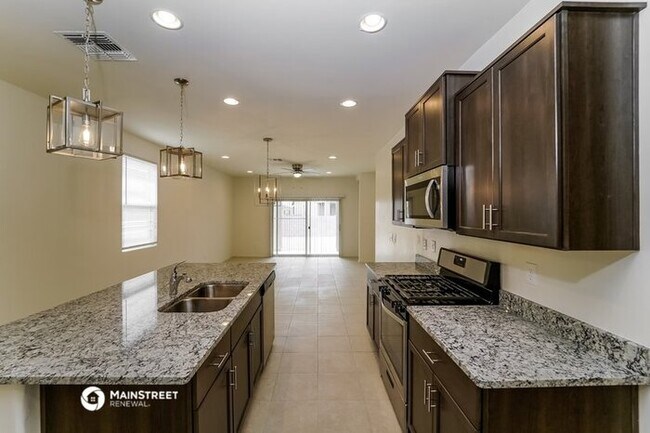Foto del edificio - 10707 W Dickerson Dr