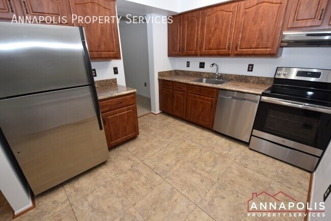 Foto del edificio - 1241 Birchcrest Ct