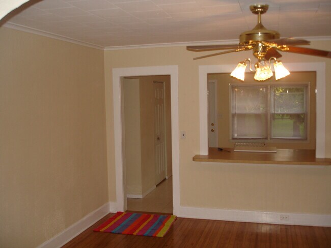 Comedor - 197 Barton Ave