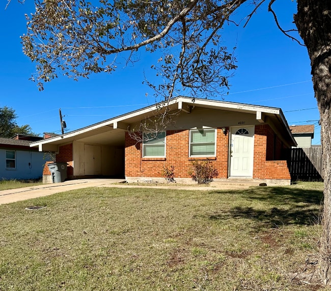 Building Photo - 4031 NW Lindy Ave