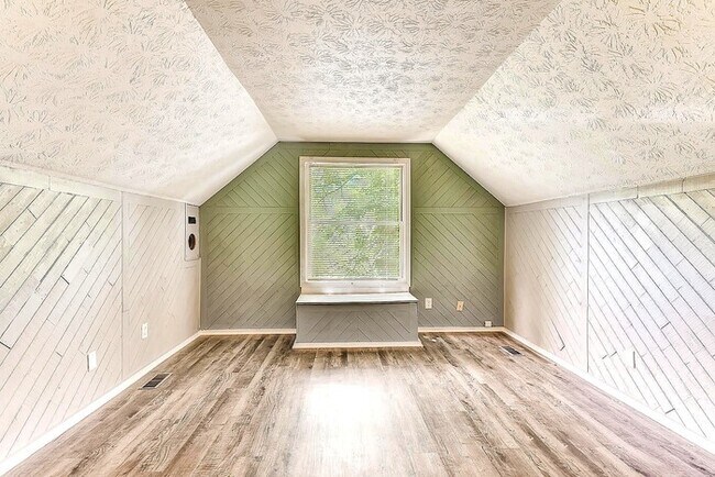 Foto del edificio - 1529 Pine Log Pl