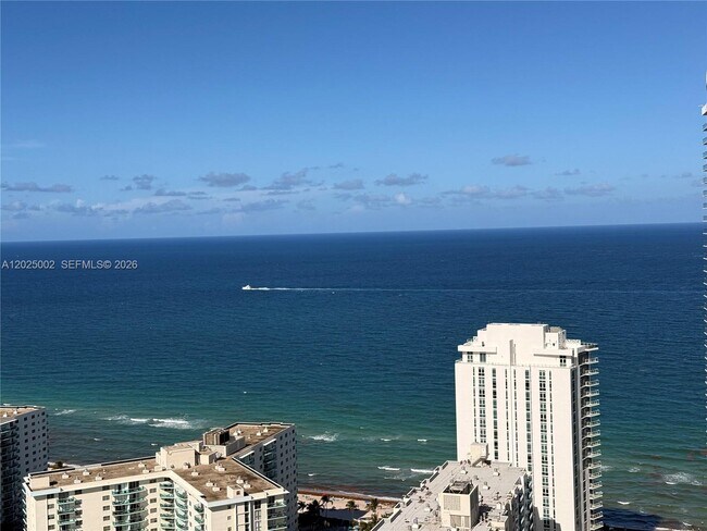 Building Photo - 4010 S Ocean Dr