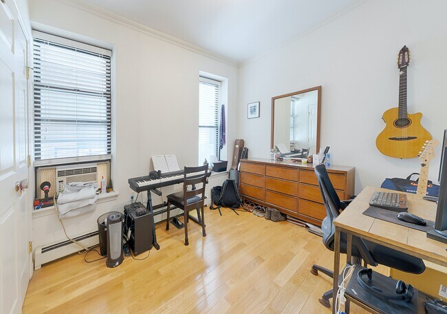 Foto del edificio - 220 W 111th St