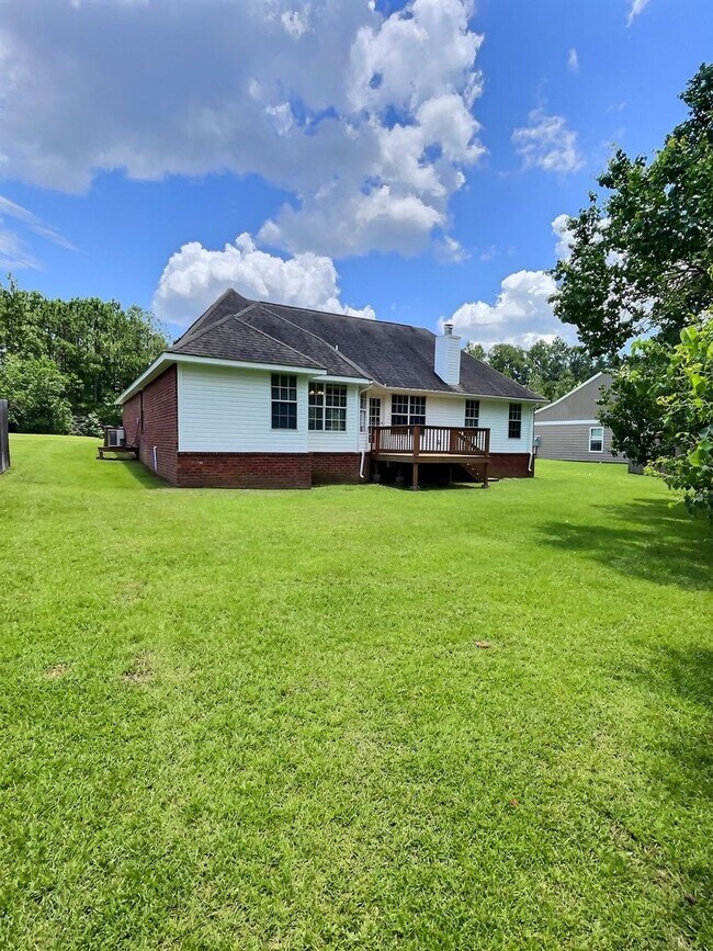 Building Photo - 3/2 home in the Audubon Lake Subdivision i...