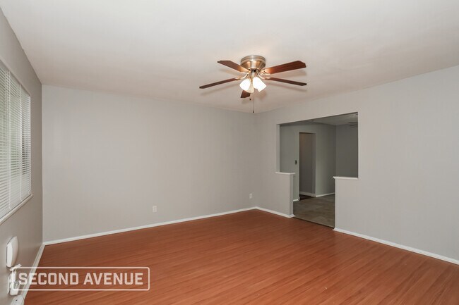 Building Photo - 1318 Biloxi Dr