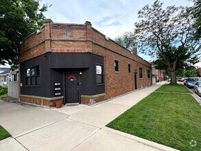 Building Photo - 5257 W Eddy St